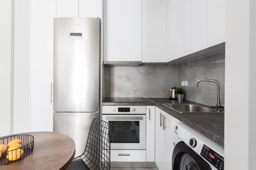 Sublime 1br In Koukaki By Upstreet