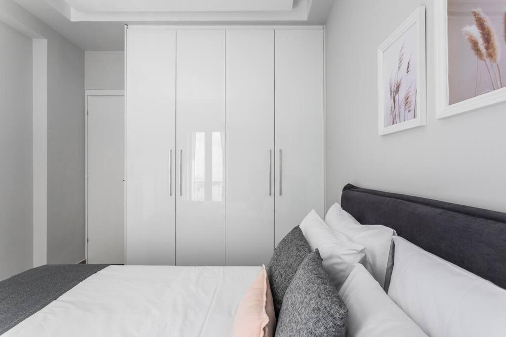 Sublime 1br In Koukaki By Upstreet *